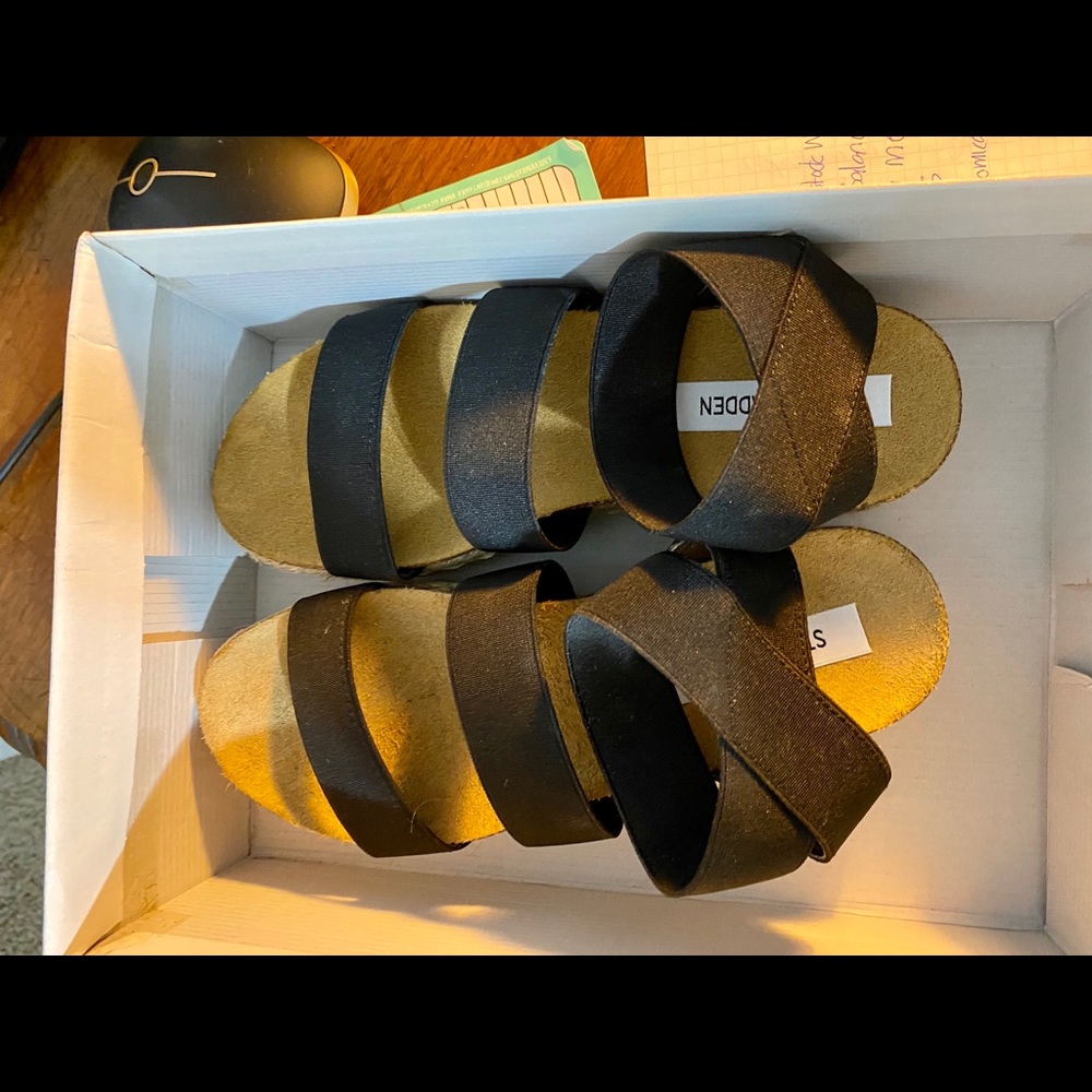 Jimmie black Steve Madden sandals